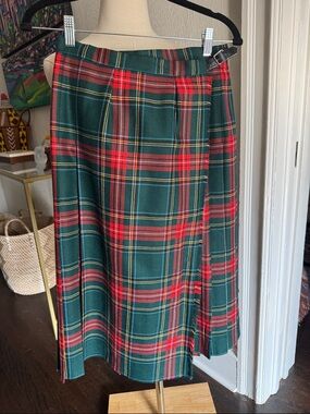Vintage Charter Club 100% wool Tartan Midi Skirt with leather Side Buckle